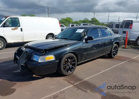 2011 Ford Crown Victoria Police Interceptor z USA, uszkodzony, nr VIN 2FABP7BV2BX120737